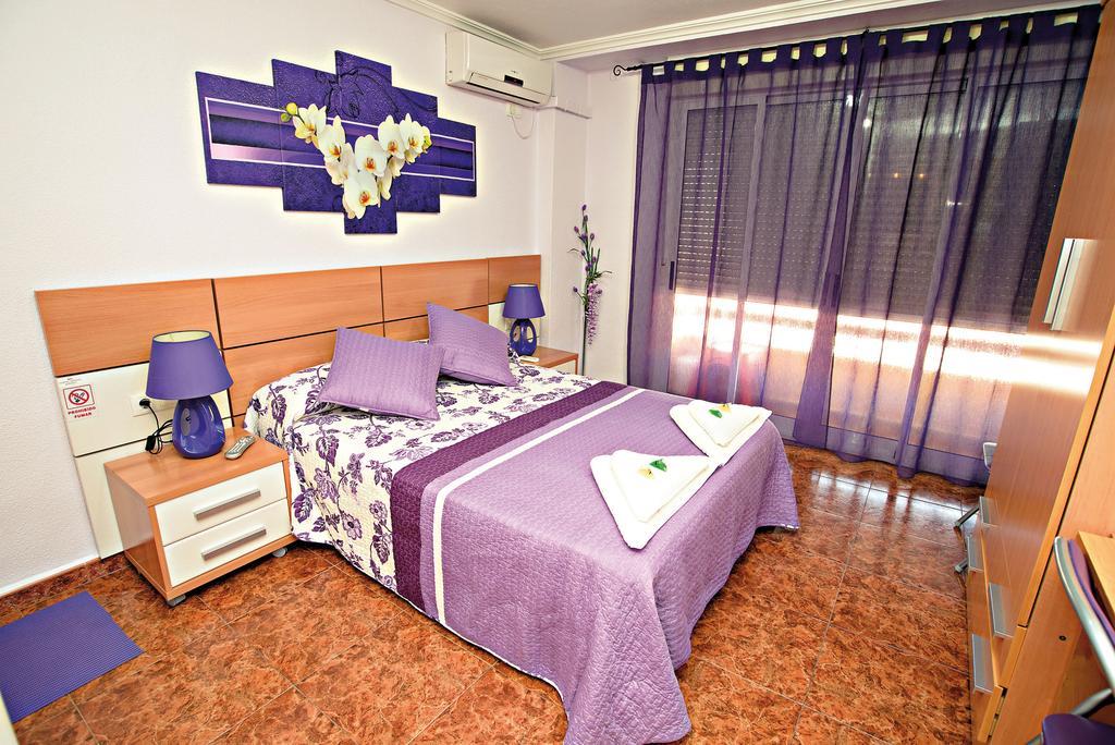 Hostal Carrizo Hotel Елда Екстериор снимка