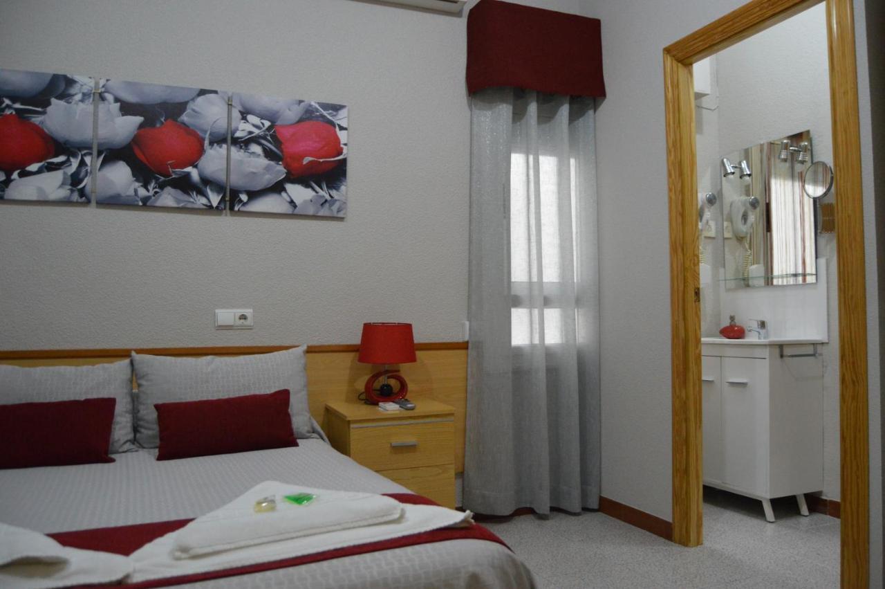 Hostal Carrizo Hotel Елда Екстериор снимка